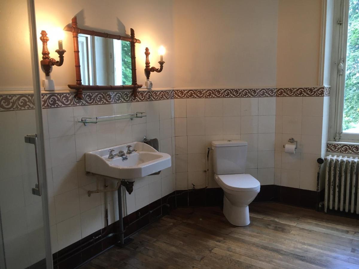 Chambres D'Hotes Montbron Luchapt Exteriör bild