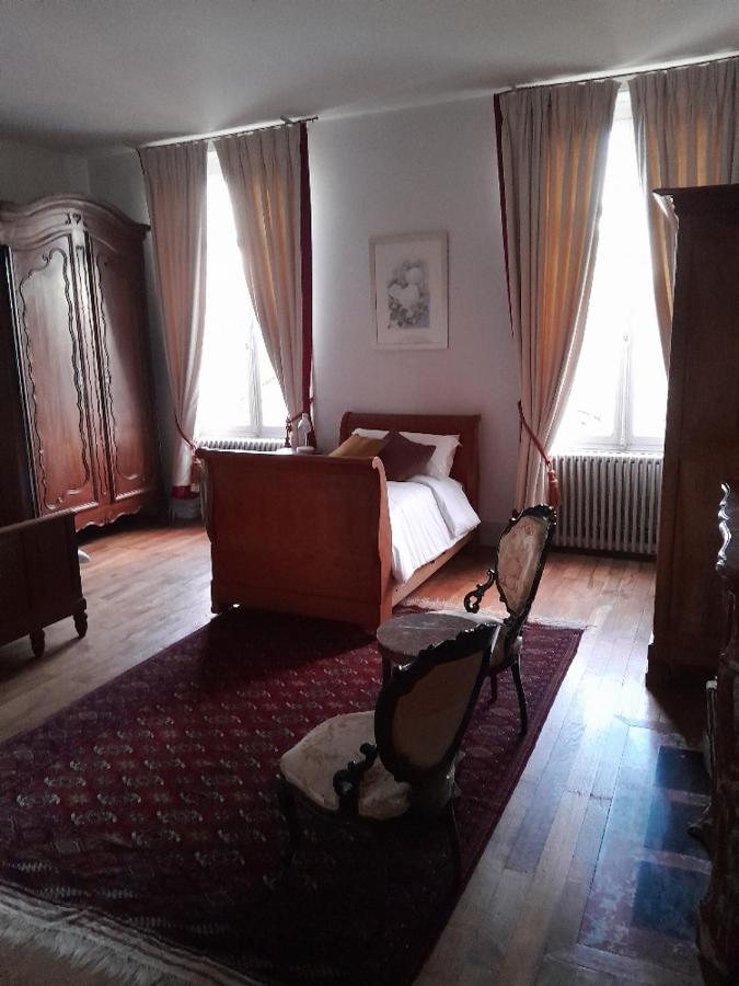 Chambres D'Hotes Montbron Luchapt Exteriör bild